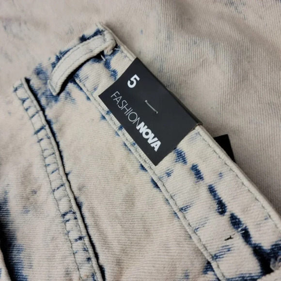 FASHION Nova Acid Wash High Rise Jeans - Picture 5 of 5